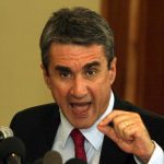 Απολύτως ευθυγραμμισμένος στις απαιτήσεις της Ιεράς Συνόδου ο υπουργός Παιδείας, Ανδρέας Λοβέρδος.