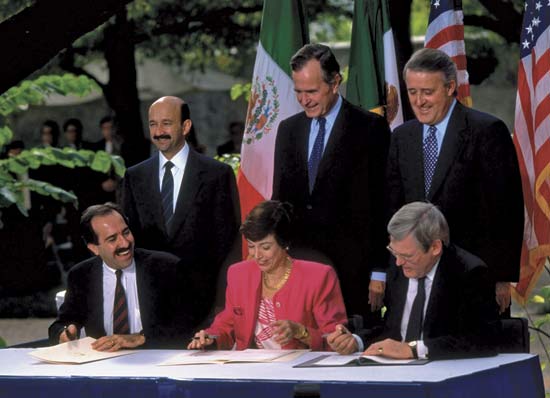 Από την τελετή υπογραφή της NAFTA 
