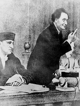 Ο Δημητρώφ στην τελευταία του αγόρευση στη δίκη της Λειψίας, στις 16/12/1933