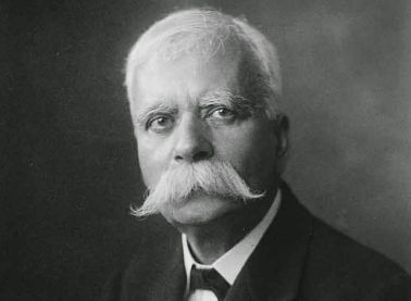 Ο Αλέξανδρος Ζαΐμης διετέλεσε έξι φορές πρωθυπουργός, δύο φορές πρόεδρος της Βουλής , πρόεδρος της Γερουσίας, Ύπατος Αρμοστής της Κρήτης και Πρόεδρος της Δημοκρατίας στη δεύτερη περίοδό της. Ο μόνος μέχρι σήμερα έλληνας πολιτικός που κατέλαβε τόσα υψηλά αξιώματα. Ήταν κι αυτός γόνος οικογένειας με «βαρύ» πολιτικό παρελθόν. Ο πατέρας του Θρασύβουλος γόνος της μεγάλης οικογένειας των Ζαίμηδων, διετέλεσε πρωθυπουργός. Η μητέρα του Ελένη το γένος Μουρούζη καταγόταν από την ιστορική φαναριώτικη οικογένεια των Μουρούζηδων. Ο Αλέξανδρος Ζαΐμης παντρέφτηκε αλλά δεν απέκτησε παιδιά. Την οικογενειακή πολιτική παράδοση συνέχισαν τα αδέρφια του και τα ανιψιά του.