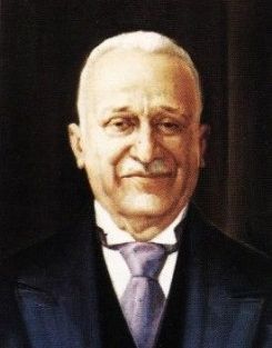 Το 1915 ο Κωνσταντίνος Ζαβιτσιάνος εξελέγη πρόεδρος της Βουλής με την υποστήριξη των Φιλελευθέρων. Όμως στη συνέχεια δεν ακολούθησε τον Βενιζέλο στο κίνημα της Θεσσαλονίκης. Στη δικτατορία της 4ης Αυγούστου έγινε αντιπρόεδρος της κυβέρνησης και στα πρώτα χρόνια της Κατοχής διοικητής της Εθνικής Τράπεζας.