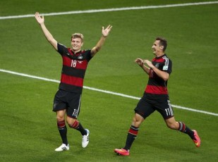 Germany-Klose-Kroos-309×230