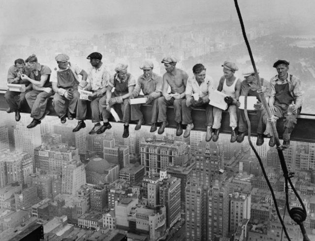 construction-workers-high-manhattan