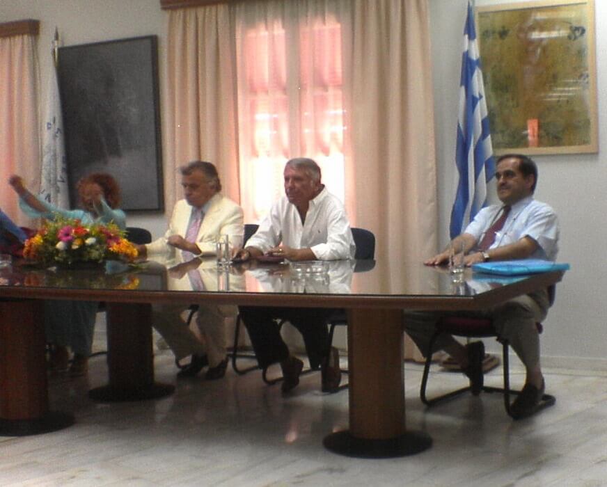 1. Γεώργιος Θεόφ. Καλκάνης - δεξια - σε Συνεδριο στους Δελφούς. (3)