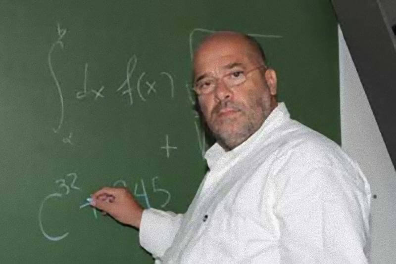 7. Γιάννης Αντωνίου