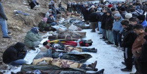 Από την περισυλλογή των νεκρών από τους συγχωριανούς τους το πρωί της 28ης Δεκέμβρη 2011.