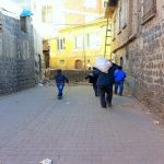 Κάτοικοι της Σουρ, πρόσφυγες στην πόλη τους