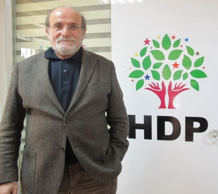 Ο Ερτουγούλ Κιουρκτσού, επίτιμος πρόεδρο του HDP