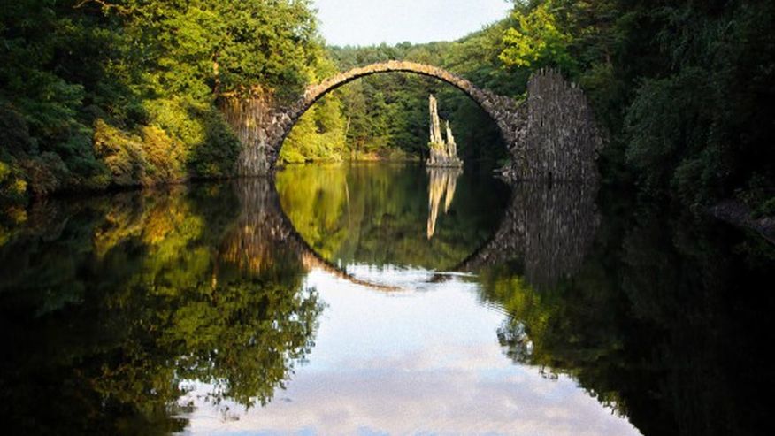 2.Rakotz-Bridge-in-Kromlauer-Park-Germany