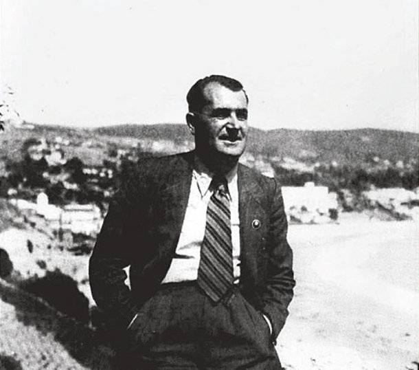 Ο Κώστας Καραγιώργης την εποχή που ήταν διευθυντής στο «Ριζοσπάστη».