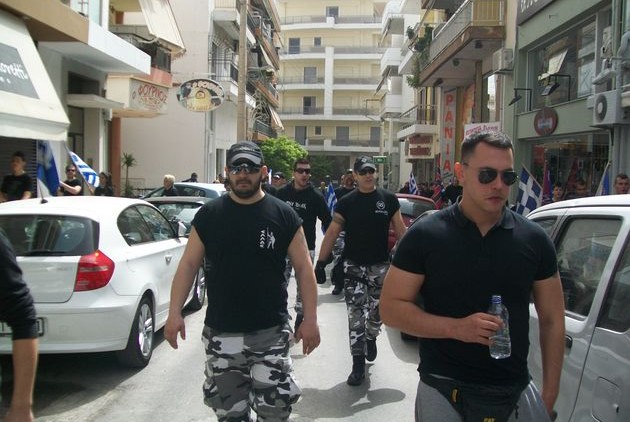Από αριστερά ο πυρηνάρχης Νίκαιας Γεώργιος Πατέλης με τον πυρηνάρχη Πειραιά Σωτήρη Δεβελέκο