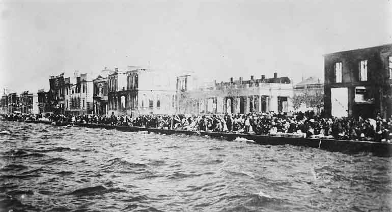 Σεπτέμβριος 1922. Η Σμύρνη στις φλόγες.