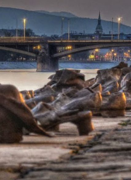 Shoes-on-the-Danube-Bank-Budapest1