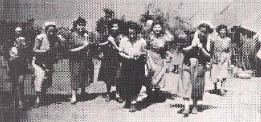 μαύροι γυναίκες πατήσαμε