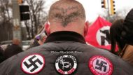 NEONAZI A