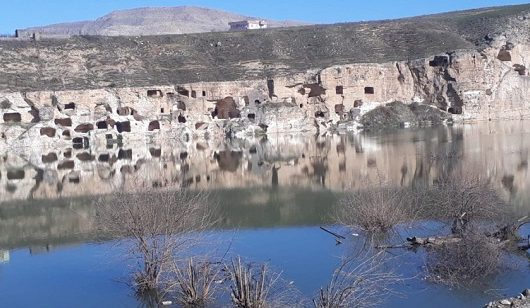 2020-01-14-hasankeyf-town 550