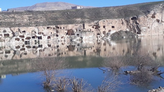 2020-01-14-hasankeyf-town 550