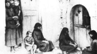 Αμυράς. Οι σταυροί στα σπίτια είναι τόσοι, όσοι και τα θύματα που είχε το κάθε σπίτι…