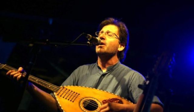 thanasis-750×400-1-696×371