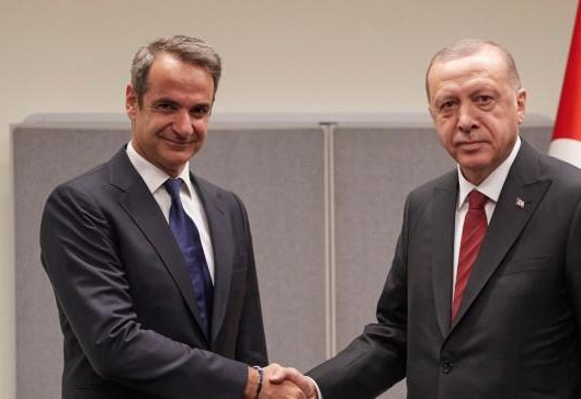 mitsotakis-erdogan-xeirapsia-simaies