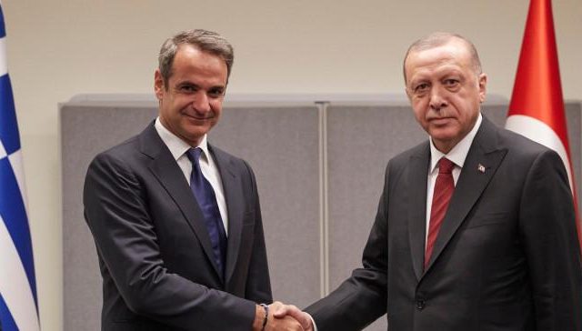 mitsotakis-erdogan-xeirapsia-simaies