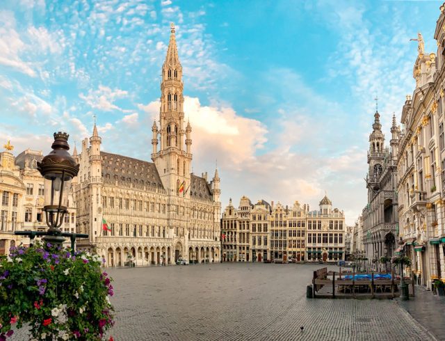 Kentriki-Grand-place-Square-Brussels-Travelen