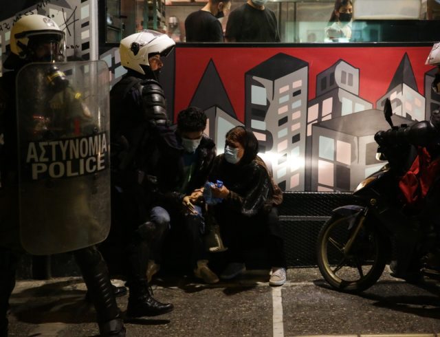 απαγόρευση Κυκλοφορίας; lockdown; police; αστυνομία; εξάρχεια; Exarcheia; Exarchia; προσαγωγή; πρόστιμο; κορονοϊός; κορωνοϊός; κορωναϊός; covid; COVID – 19; Covid-19; corona virus; coronavirus;