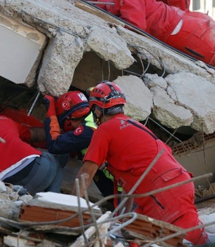 turkey-seismos-smyrni-ap