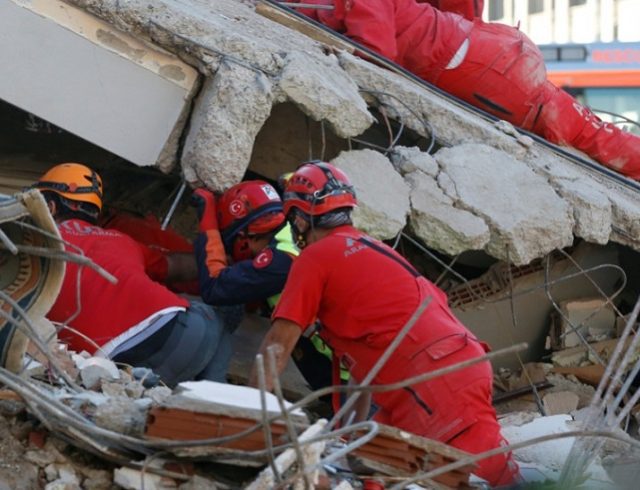 turkey-seismos-smyrni-ap