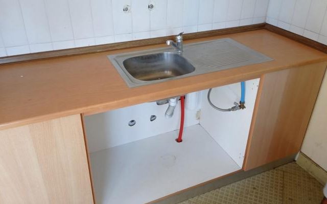 esties-komothnh-1