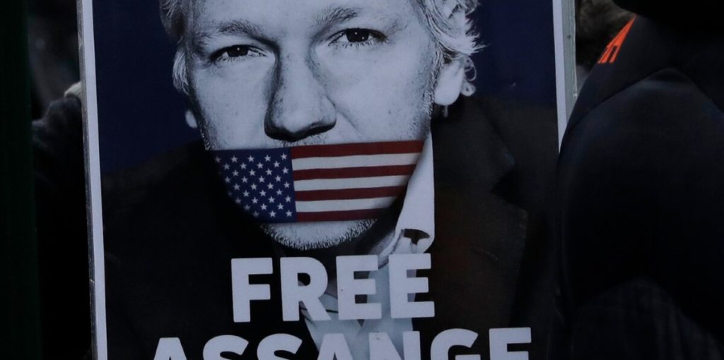 assange-protester-ap-img