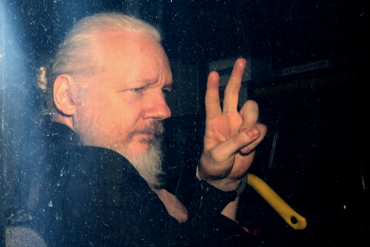Τζούλιαν Ασάνζ assange_wikileaks