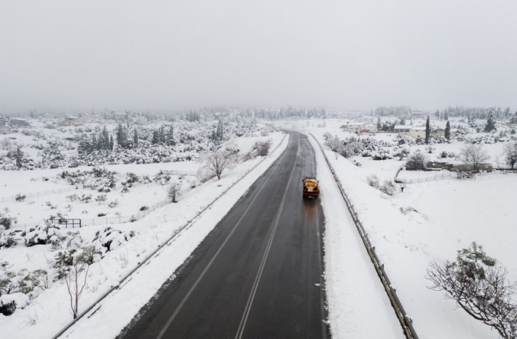 Απαγόρευση κυκλοφορίας φορτηγών από τη Λάρισα και νότια λόγω του χιονιά |  Ημεροδρόμος