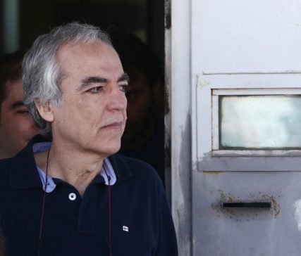 dimitris-koufontinas-koita-dexia