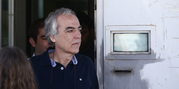dimitris-koufontinas-koita-dexia
