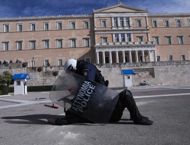 protest; students; university; university police; αστυνομία πανεπιστημίων; διαμαρτυρία; πανεπιστημιακή αστυνομία; συγκέντρωση; φοιτητές; φοιτητής; clash; police; repression; MAT; συγκρουση; ΜΑΤ;