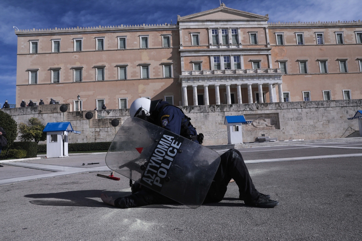 protest; students; university; university police; αστυνομία πανεπιστημίων; διαμαρτυρία; πανεπιστημιακή αστυνομία; συγκέντρωση; φοιτητές; φοιτητής; clash; police; repression; MAT; συγκρουση; ΜΑΤ;