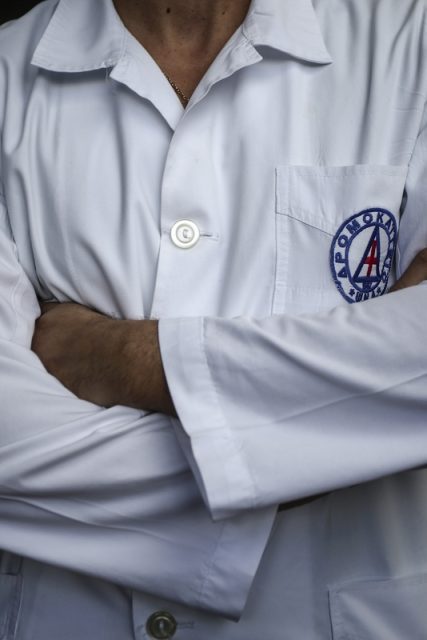 demonstration; demonstrators; doctor; Dromokaitio; Employee; hospital; psychiatric; Psychiatric Hospital of Attica; Δρομοκαϊτειο; ΨΝΑ; γιατρός; διαμαρτυρία; εργαζόμενοι; εργαζόμενος; νοσοκομείο; συμβολική κίνηση;