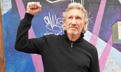 Roger-Waters-at-the-Easts-009
