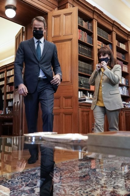 Athens; Katerina Sakellaropoulou; Kyriakos Mitsotakis; meeting; President of Greece; President of Hellenic Republic; Presidential Mansion; Prime Minister; Κατερίνα Σακελλαροπούλου; Κυριάκος Μητσοτάκης; Προεδρικό Μέγαρο; Πρόεδρος της Ελληνικής Δημοκρατία; ΠτΔ; πρωθυπουργός; συνάντηση;