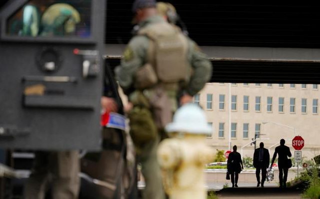 us-pentagon-shooting-4