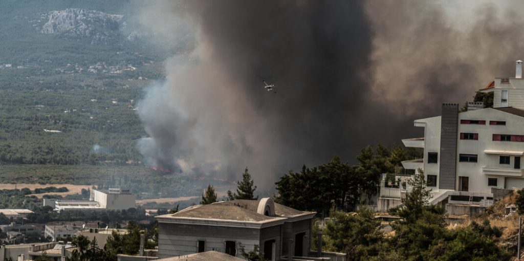 ΠΥΡΚΑΓΙΑ ΣΤΗΝ ΒΑΡΥΜΠΟΜΠΗ (EUROKINISSI/ΛΥΔΙΑ ΒΕΡΟΠΟΥΛΟΥ)