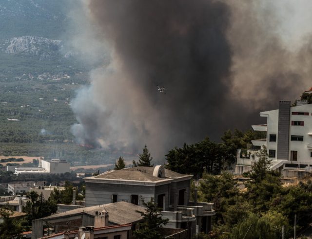 ΠΥΡΚΑΓΙΑ ΣΤΗΝ ΒΑΡΥΜΠΟΜΠΗ (EUROKINISSI/ΛΥΔΙΑ ΒΕΡΟΠΟΥΛΟΥ)