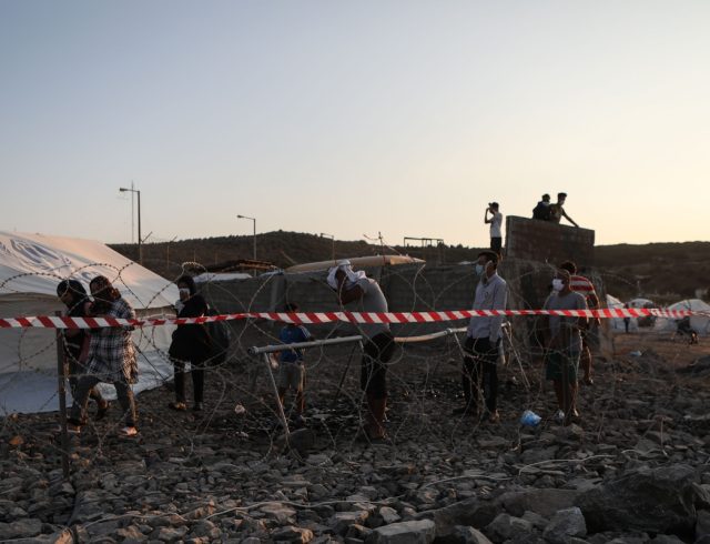 2019-nCoV; asylum seekers; camp; coronavirus; COVID-19; fence; Greece; immigrants; immigration; Kara Tepe; Lesbos; Lesvos; mask; migrants; Mytilene; pandemic; quarantine; refugees; Shooting Range; stranded; tent; traped; virus; Καρά Τεπέ; Λέσβος; Μυτιλήνη; Πεδίο Βολής; αιτούντες άσυλο; ιός; καμπ; καραντίνα; καταυλισμός; κοροναϊός; κορονοϊός; κορωναϊός; κορωνοϊός; μάσκα; μετανάστες; μεταναστευτικό; πανδημία; προσφυγικό; πρόσφυγας; πρόσφυγες; σκηνές; σκηνή; σύρματα; τέντα; φράχτης;
