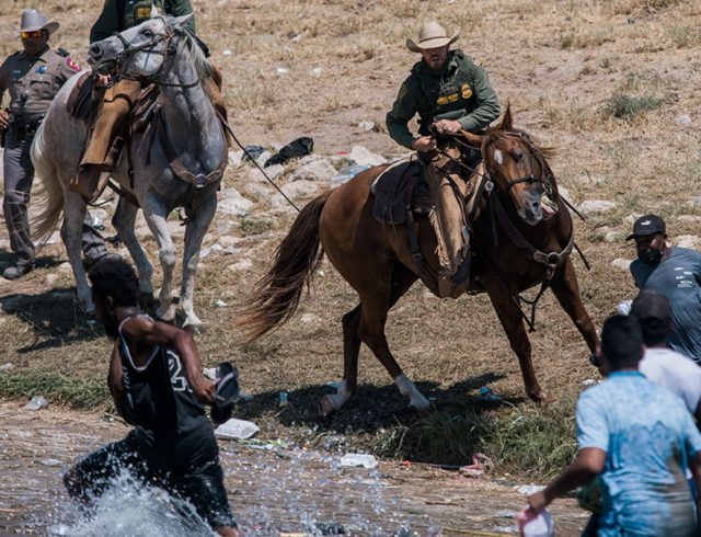 mexico-border-migrant-camp-04