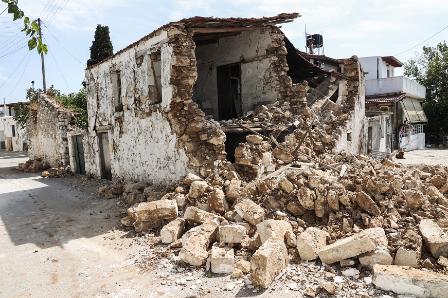 ΣΕΙΣΜΟΣ 5,8 ΡΙΧΤΕΡ ΣΤΟ ΗΡΑΚΛΕΙΟ ΚΡΗΤΗΣ / ΚΑΤΑΣΤΡΟΦΕΣ ΣΤΗΝ ΒΟΝΗ (EUROKINISSI/ΣΤΕΦΑΝΟΣ ΡΑΠΑΝΗΣ)