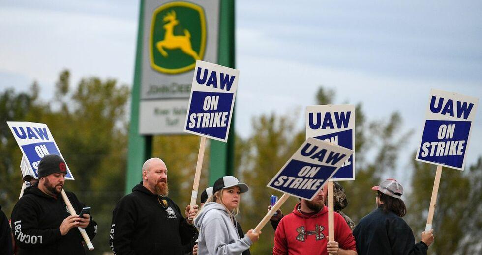 john-deere-strike