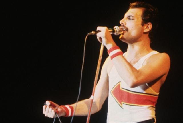 Freddie-Mercury_Barcelona_HD_768x432-16×9
