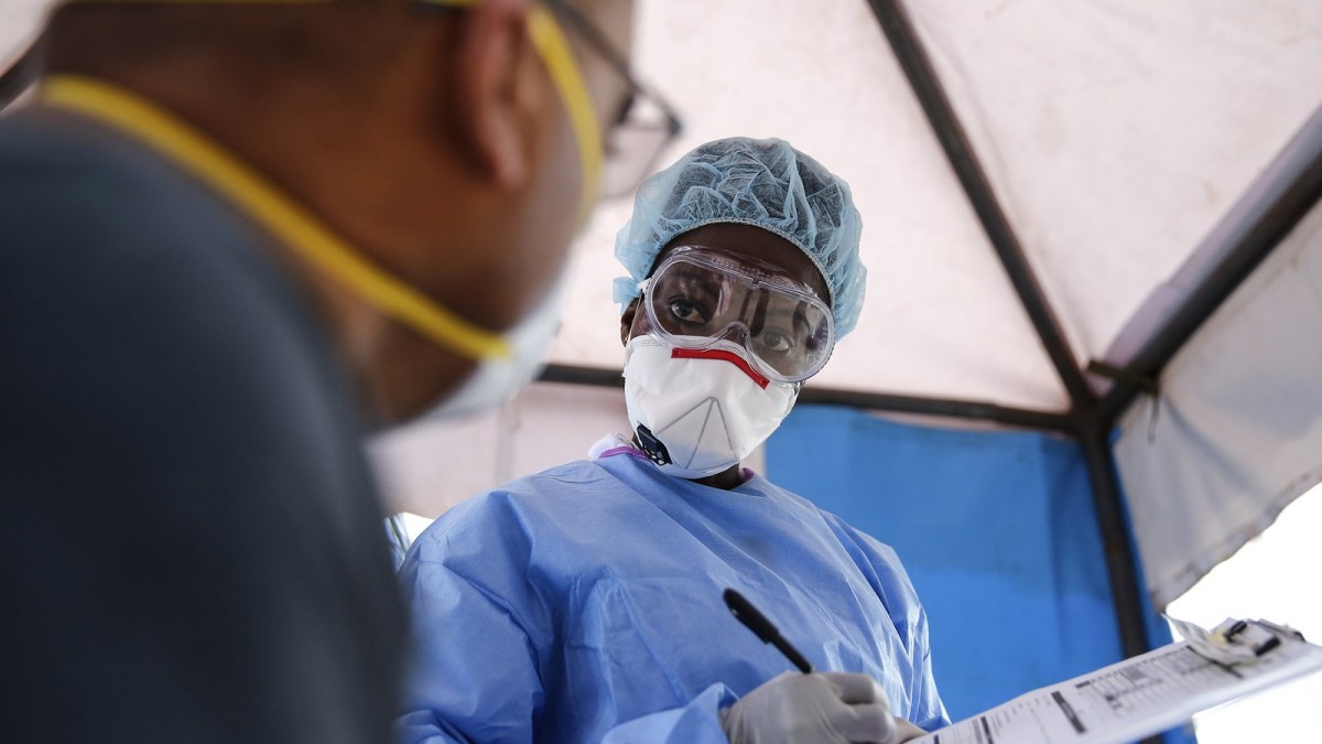 covid-19-africa-kenya-medical-worker-001.jpg__1600x900_q85_crop_subsampling-2