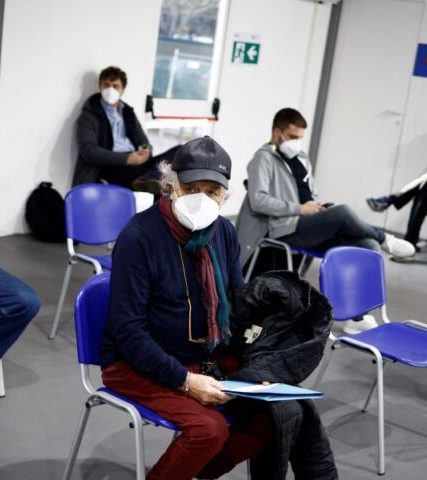 vaccine-mandate-REUTERS-768×480